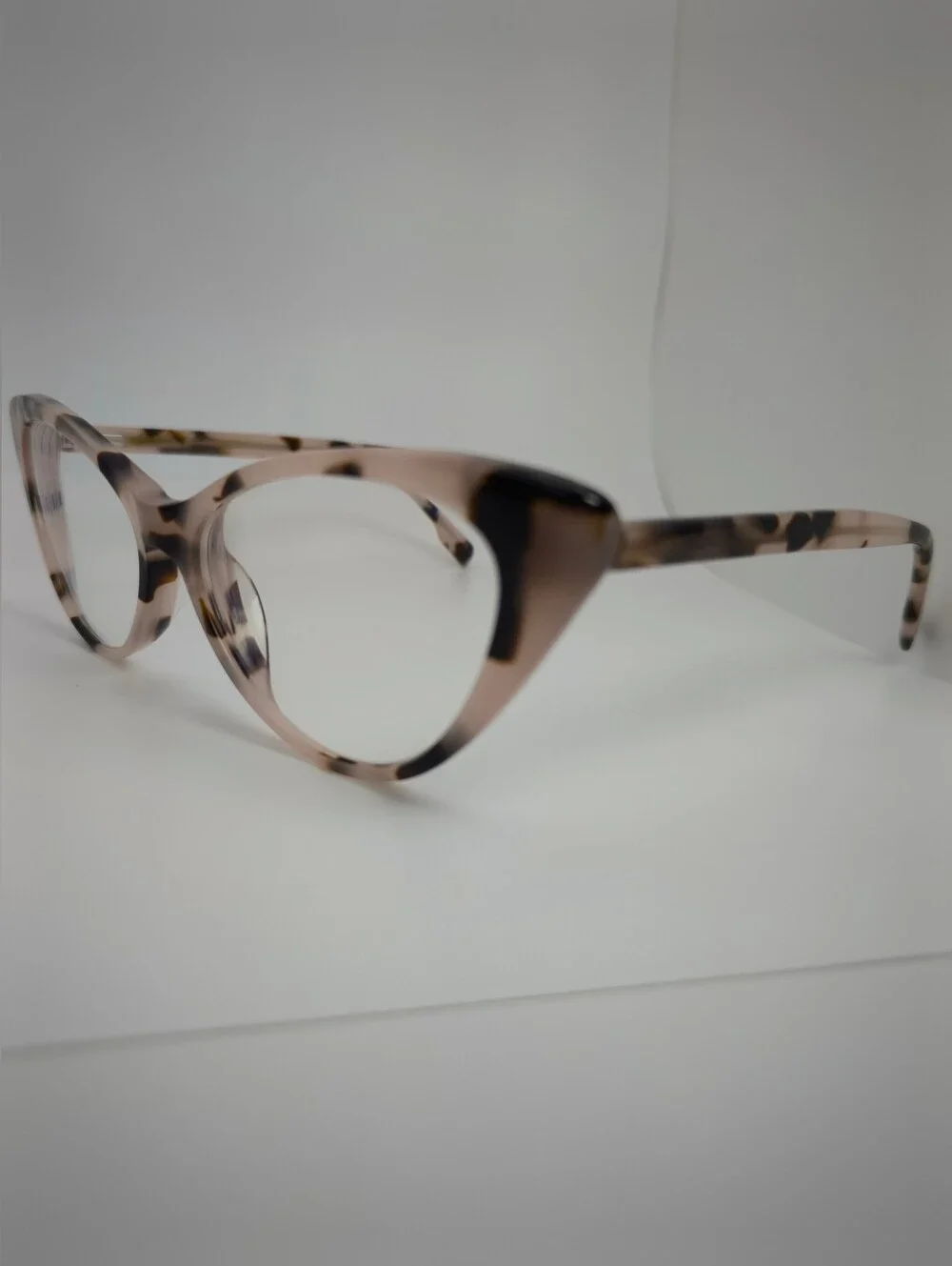 Celosia. Women's Cat-Eye Tortoise Shell Glasses in Nude/Black.